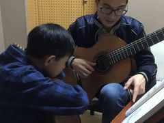 -何顺华吉他沙龙