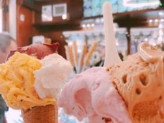 -Gelateria Dondoli