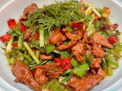 小炒黄牛肉-老滇山寨•云南特色菜•地方菜•民族风情歌舞表演(金碧店)