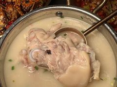 -何师烧烤Pro ·江湖川菜·小龙虾·精酿(太古里旗舰店)