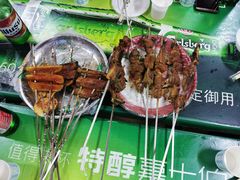 -布尔津河堤夜市