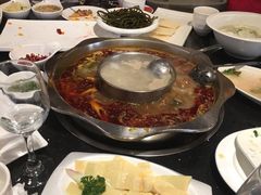-小天鹅火锅·一线江景洪鼎旗舰店(洪崖洞店)