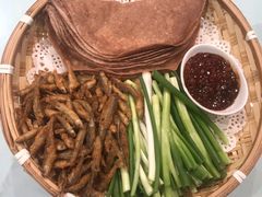 秫面饼卷洱海鱼-一品滇香·云南菜(公益西桥店)