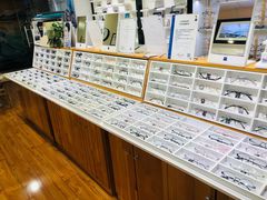 -MiRi眼镜·蔡司·星趣控·尼康控优点视觉合作店(南京东路店)