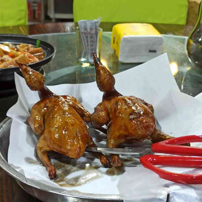 石岐乳鸽村-"乳鸽村在不同的地方都有分店,第一次来这里.