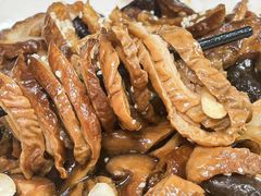 -老鼎万春卤菜(五代传承创始老店)