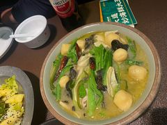 -曼听小寨海鲜烧烤·大连辣炒大王(盖州街店)