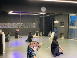 -WITCH （舞季）舞蹈工作室