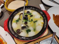 砂锅青菜煮手打鱼圆-望乡楼上海菜(日月光店)