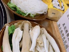 -阿山卓·野生菌火锅·纳西火塘烤肉