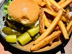 熟成牛肉汉堡-MAGPIE喜鹊派餐厅(华侨城店)
