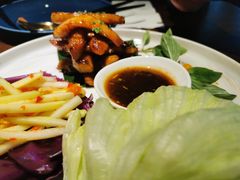 蜜糖炭烧猪颈肉配沙拉-星叶·东南亚料理(宁波万象汇店)