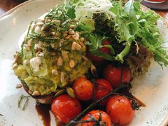 -ROAST coffee & eatery