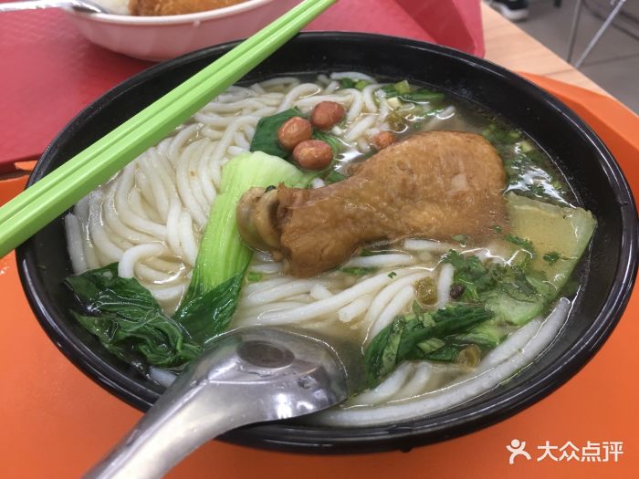 北京大学学五食堂鸡腿米粉图片 - 第1张