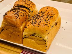 牛奶黑芝麻面包-新侨三宝乐面包店(崇文门店)