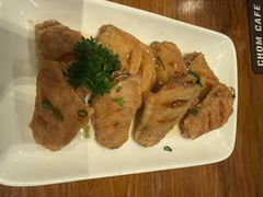 -Chom Cafe and Restaurant