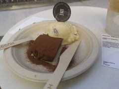 -HUGS coffee(东区店)