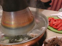 -洞庭洲·防空洞火锅·烧烤·铜锅涮肉(新百广场店)
