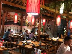 大堂-野山舂·贵州现舂酸汤火锅(鸿通城店)