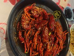 -肥肥虾庄·金牌油焖大虾(汉街SKP店)