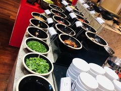 自助调料区-昆明华邑酒店-鲜艳全日餐厅