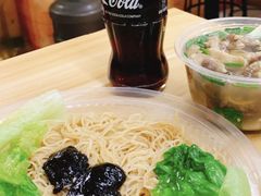 牛三星碱水面-牛师傅广式药膳牛骨汤美食(江南西店)