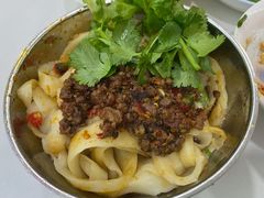 生椒牛肉刀削面-何氏筠连水粉(明伦堂店)