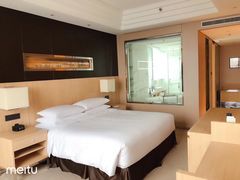 -上海漕河泾万丽酒店