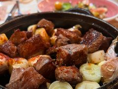 蒜香铁板牛肉粒-BROWNSTONE布朗石西班牙餐厅(富城店)