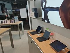 -荣耀授权专卖店(黄浦浙江中路店)