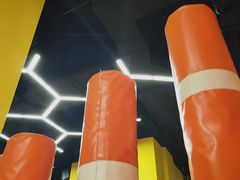 -爱蹦iBOON蹦床运动馆(江汉店)