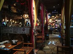 -老牌坊云南鱼豆花火锅(爱建店)