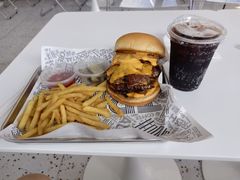 -TRIPS BURGER(大钟寺店)