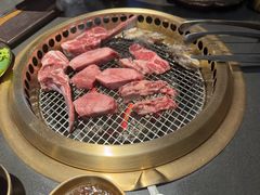-铭牛烧肉·和牛海鲜自助(高新月牙湖店)