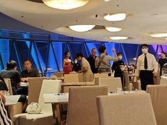 -广州塔卢特斯法国旋转餐厅