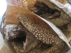 老北京烧饼夹肉-洪峰浩老北京烧饼夹肉(角门路店)