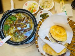 -闫家驴肉老店(华电一校店)
