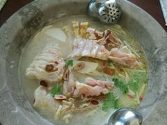 -姚记抚仙湖野生菌石锅鱼庄