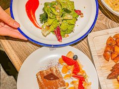 -Common Table · Brunch & Coffee