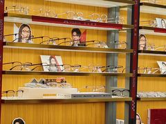 -优医视平价眼镜蔡司依视路折扣工厂店(十里堡店)