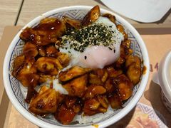 温泉蛋板烧辛麻鸡丁饭-吉野家(凯旋购物广场店)