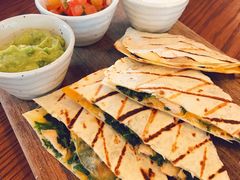 -ROAST coffee & eatery