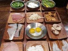 -银米·云南传统过桥米线(双廊黑金冠店)