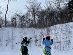 -亚布力新体委滑雪场