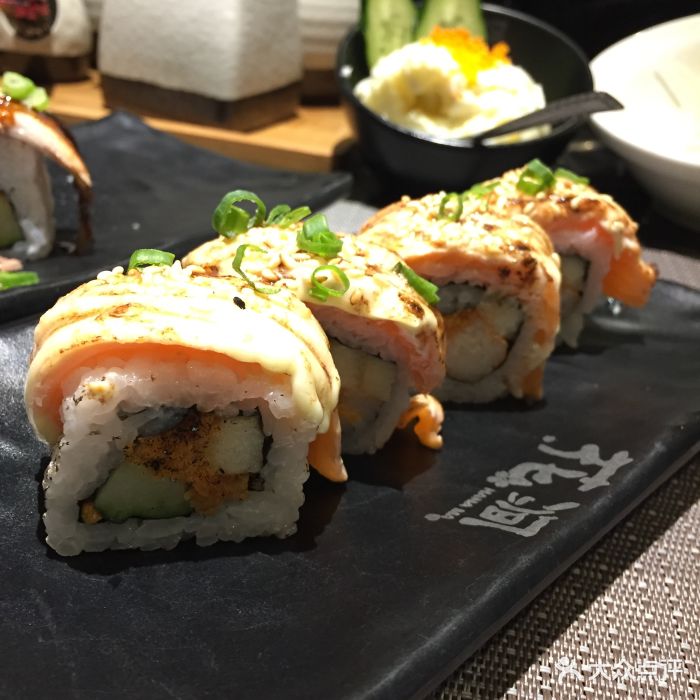 花涧精致寿司(京基百纳广场店)火炙三文鱼卷图片 - 第3张