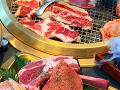 -铭牛烧肉·和牛海鲜自助(高新月牙湖店)