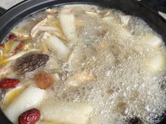 -蘑统田下·野生菌火锅