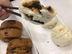 -李与白包子铺(桐梓林店)