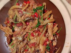 -吃饭皇帝大土家民族菜(荟聚店)