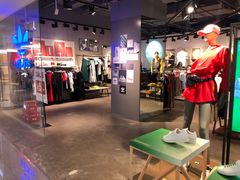 -阿迪达斯(武林银泰三叶草店)